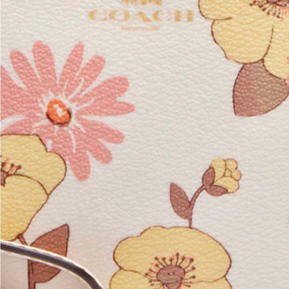 NWT Coach Corner Zip Wristlet With White/Multicolor Floral Cluster Print $89 - Picture 4 of 4